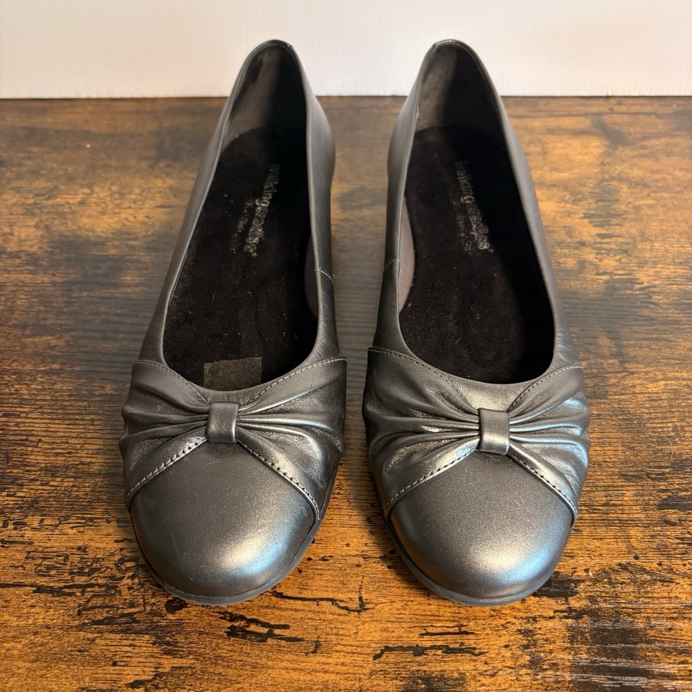 Walking Cradles Slip On Shoes Womens Sz 9M Silver Athleisure Slide Flats Loafers